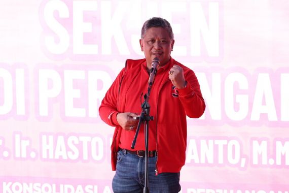 Baliho Ganjar - Mahfud MD Tak Semasif Kandidat Lain, KTP Sakti Jadi Pengganti - JPNN.COM
