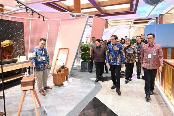 Presiden Jokowi Puji Produk UMKM EXPO(RT) BRILIANPRENEUR 2023 - JPNN.COM