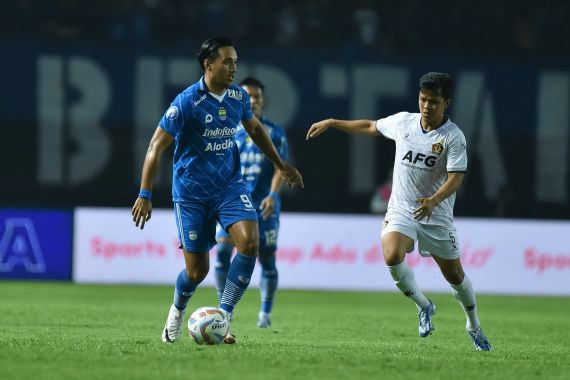 Bojan Hodak Sebut 3 Hal yang Bikin Persib Kalah dari Persik - JPNN.COM