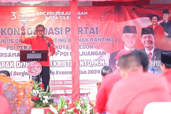 Ingin Ganjar-Mahfud Menang Pemilu, Kader PDIP Harus Bergerak dari Pintu ke Pintu - JPNN.COM