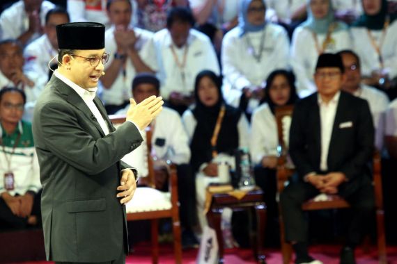 Debat Capres: Anies Minta Prabowo Tanggapi Putusan MK yang Muluskan Jalan Gibran - JPNN.COM
