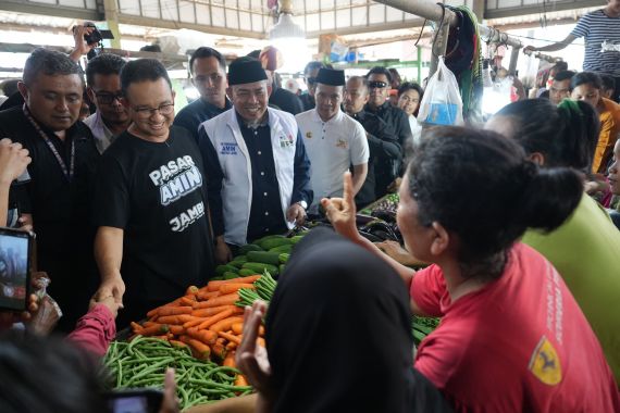 Begini Cara Anies Bantu Permodalan Pedagang Tanpa Harus Pinjam Rentenir dan Pinjol - JPNN.COM