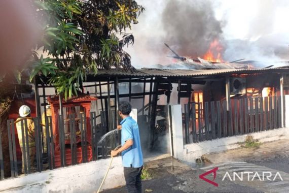 Innalillahi, Pemuda 20 Tahun Sedang Tertidur Lelap di Kamar Ketika Kebakaran Terjadi - JPNN.COM