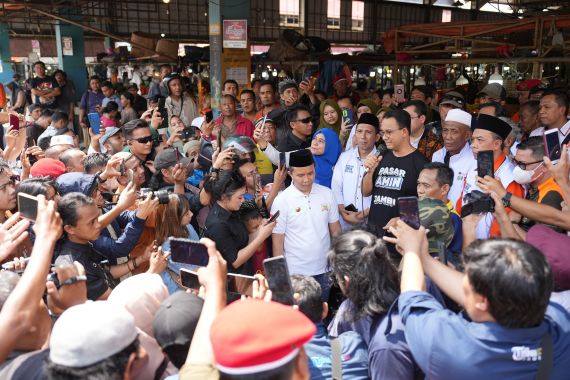 Pedagang Angso Duo Keluhkan Pemodalan, Ini Solusi Anies Baswedan - JPNN.COM