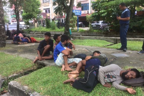 Pengungsi Rohingya Tiba di Pekanbaru, Berkeliaran Tanpa Pengawasan, Warga Resah - JPNN.COM