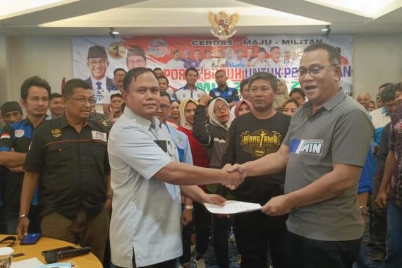 Buruh di Jatim Deklarasi Dukungan Bagi Pasangan Amin - JPNN.COM