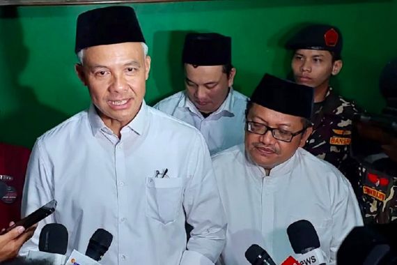 Insyaallah Ada Dukungan Kiai & Santri, Ganjar Diminta Tak Khawatirkan Hasil Survei - JPNN.COM