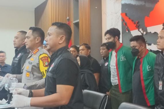 Sang Ayah Ternyata Belum Tahu Ammar Zoni Kembali Ditangkap Polisi - JPNN.COM