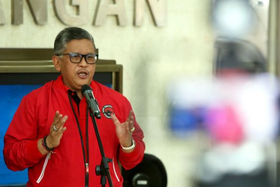 Hasto Sebut Debat Capres Ungkap Watak Asli Prabowo, Jelas Tidak Mirip Jokowi - JPNN.COM