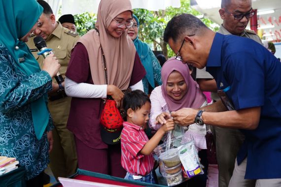 Srikandi PLN UID Jakarta Raya Gelar Aksi Peduli Gizi Atasi Masalah Stunting - JPNN.COM