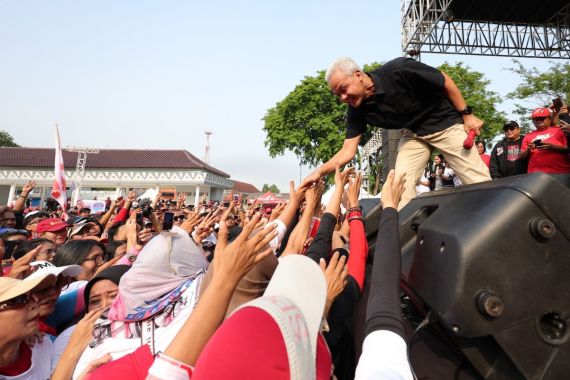 Ganjar Bersafari di Kota Bekasi, Rambut Putih Selalu di Hati - JPNN.COM
