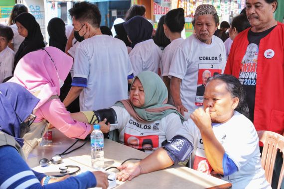 Sukarelawan Beken Dukung Ganjar-Mahfud Gelar Pengobatan Massal Gratis di Senen - JPNN.COM
