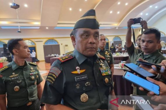 Mayjen Ilyas Perintahkan Prajurit TNI Buru Pelaku Penembakan Pratu Yuda - JPNN.COM
