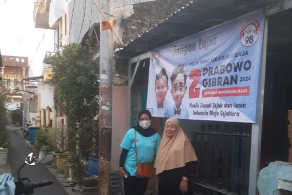Persaudaraan 98 Bagikan APK Prabowo-Gibran ke Ratusan Warung Makan Jakarta dan Depok - JPNN.COM