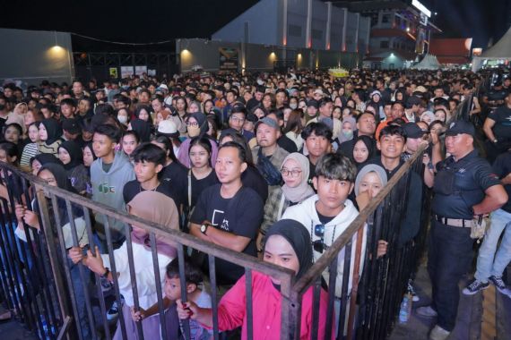 Di Pesta Rakyat #19, Puluhan Ribu Warga Pati Satukan Suara Dukung Ganjar-Mahfud - JPNN.COM