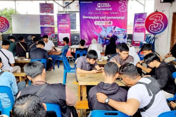 Tingkatkan Kualitas Jaringan, Tri Gelar Turnamen Esport Mobile Legend di 41 Kabupaten/Kota Sumatra - JPNN.COM