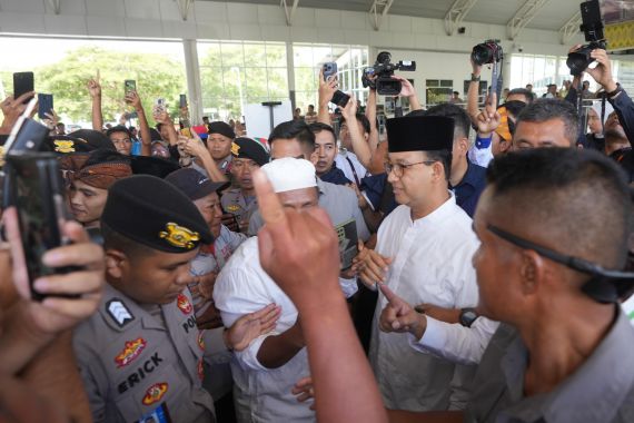 Mendarat di Lombok, Anies Baswedan Langsung Deklarasikan Kemenangan - JPNN.COM