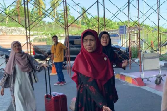 Suami Kena OTT KPK, Istri Gubernur Malut dan Putrinya Langsung Terbang ke Jakarta - JPNN.COM