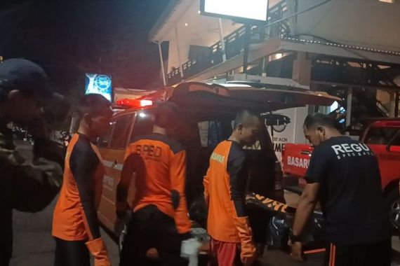 Hanyut di Pantai Double Six Bali, Wisatawan Asal Tangerang Ditemukan Meninggal Dunia - JPNN.COM