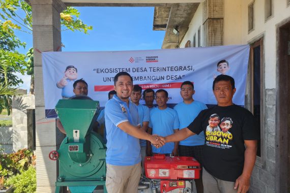 Roadshow di Jawa Timur, GIM Serahkan Bantuan Mesin Pakan Ikan di Tulungagung - JPNN.COM