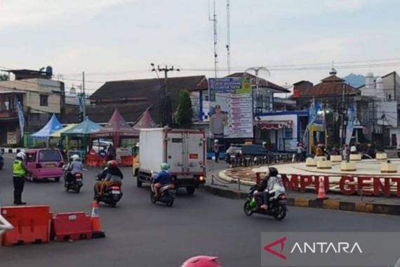 Jalur dari Cianjur Menuju Puncak Bogor Ditutup Saat Malam Tahun Baru - JPNN.COM