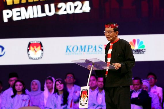 Debat Cawapres KPU: Mahfud MD Ragu soal Wacana 40 Kota Selevel Jakarta - JPNN.COM