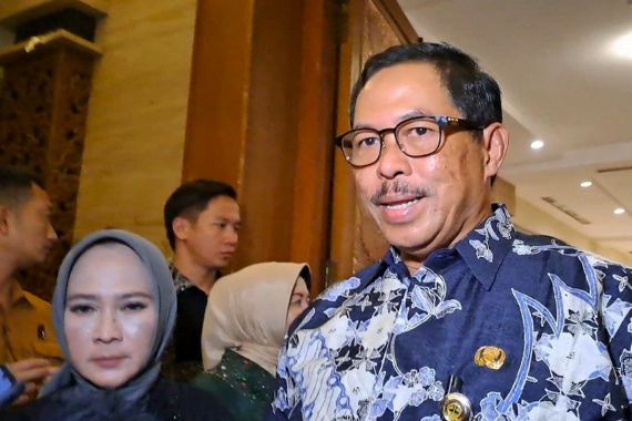 Pj Gubernur Jateng Mengaku Jemput Prabowo sebagai Atasan, Tidak Terkait Pilpres - JPNN.COM