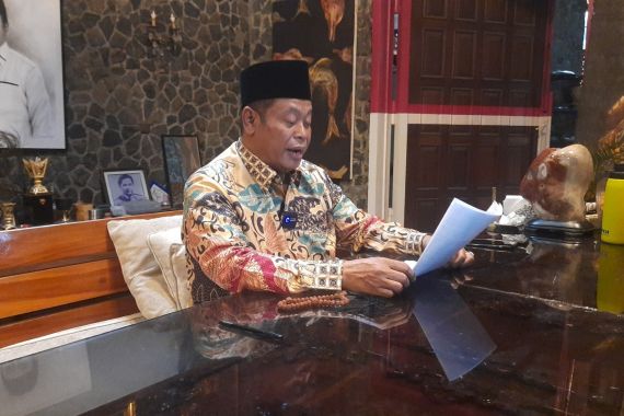 Bukan Cuma Zulhas, Waketum MUI Sebut UAS, Ustaz Adi, hingga Anies Pernah Guyon Soal Salat - JPNN.COM