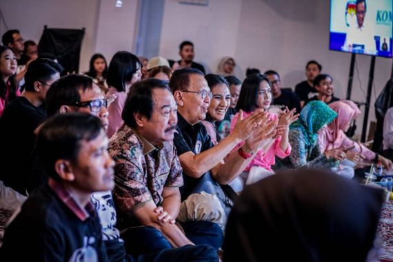 Gabungan Seniman Indonesia Pendukung Ganjar-Mahfud Bersukacita Nobar Debat Cawapres - JPNN.COM