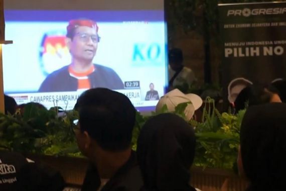 Sukarelawan Progresif Nobar Debat Cawapres & Ajak Warga Tak Golput di Pemilu - JPNN.COM