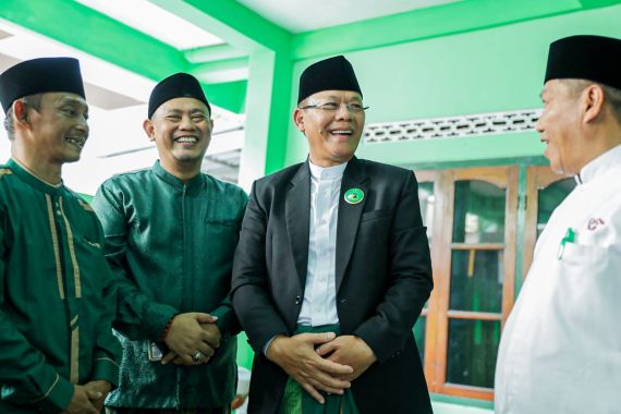 Mardiono Silaturahmi dengan Kiai di Cirebon Sebagai Ikhtiar Politik - JPNN.COM