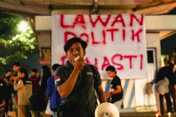 Aksi Mahasiswa di Samarinda: Selamatkan Demokrasi & Lawan Politik Dinasti - JPNN.COM