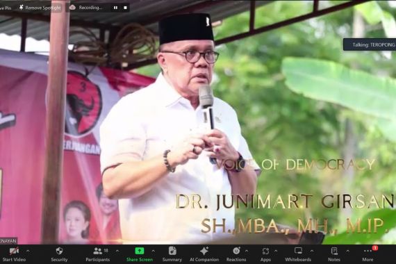 Raih Best Voice Of Democracy, Junimart Ingatkan Pentingnya Demokrasi Sesuai Nilai Pancasila - JPNN.COM