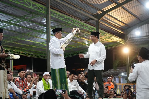 KH Subhan Makmun Dukung AMIN di Pilpres 2024 - JPNN.COM