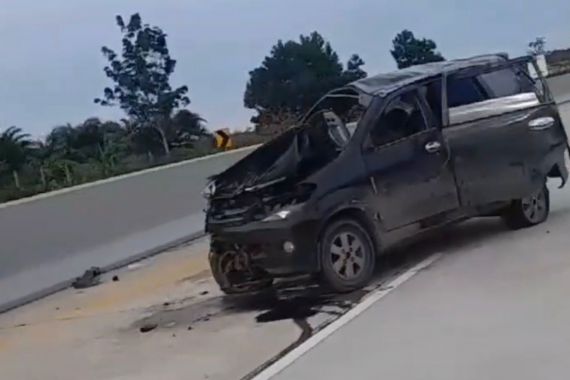 Avanza 14 Penumpang Kecelakaan Maut di Tol Pekanbaru - Bangkinang, Mengerikan - JPNN.COM