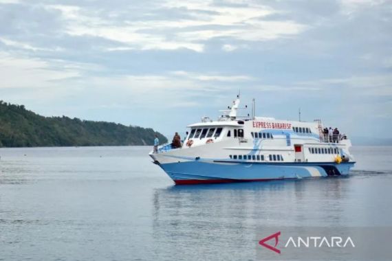 Dihantam Ombak, Kapal Express Bahari Tujuan Sabang Langsung Balik Arah - JPNN.COM