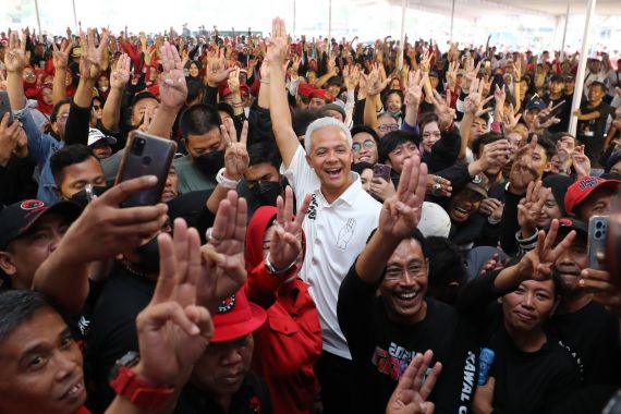 Peneliti: Ganjar Paling Kuat Sebagai Penerus Jokowi - JPNN.COM