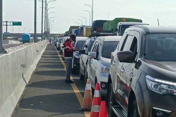 Libur Natal dan Tahun Baru, 86.225 Kendaraan Melintasi Tol Terpeka - JPNN.COM