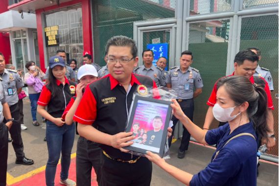 Pengacara Alvin Lim Bebas Murni Setelah Mendapat Remisi Natal - JPNN.COM