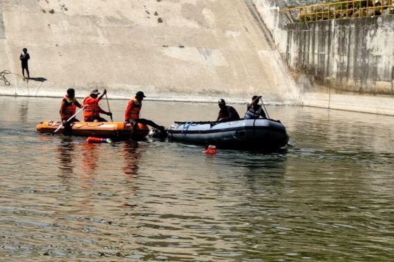 Pelajar Tenggelam di Bendungan Batu Bulan Sumbawa Ditemukan Sudah Meninggal Dunia - JPNN.COM