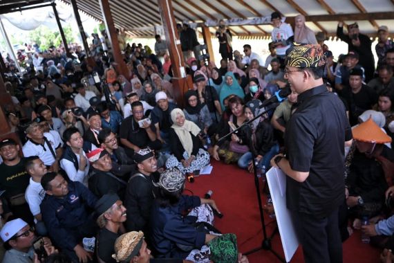 Jadi Capres Pertama Kunjungi Blambangan, Anies Dapat Dukungan & Doa Warga Osing - JPNN.COM