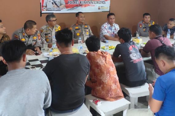 Kapolres Kuansing AKBP Pangucap Menyosialisasikan Pemilu Damai - JPNN.COM