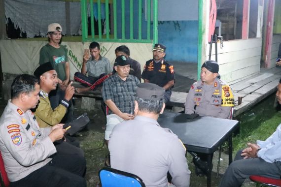 AKBP Asep Blusukan Tengah Malam Demi Kamtibmas Kondusif Menjelang Pemilu - JPNN.COM