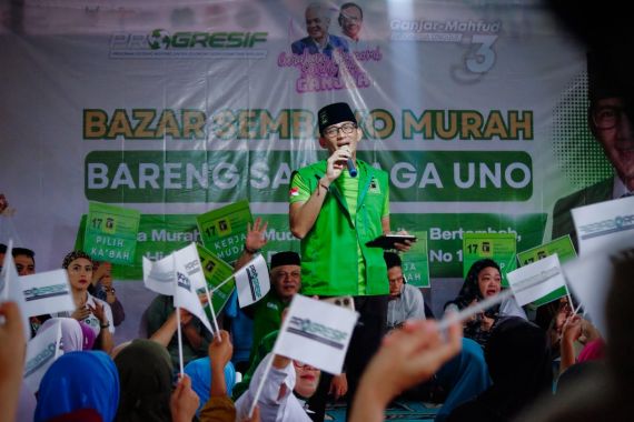 Sandiaga Gelar Bazar Sembako Murah & Ajak Warga Berjuang Bersama Ganjar-Mahfud - JPNN.COM