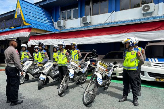 Cooling System Pemilu Damai, Ditlantas Polda Riau Gelar Patroli Bermotor dan Bersepeda - JPNN.COM