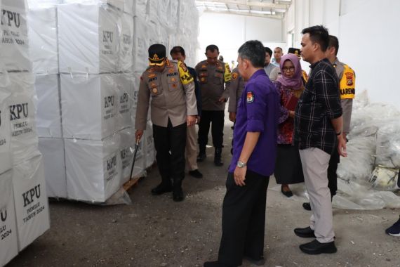 Datangi KPU dan Bawaslu, Kapolresta Pekanbaru: Kami Sudah Antisipasi dan Petakan TPS Rawan Konflik - JPNN.COM