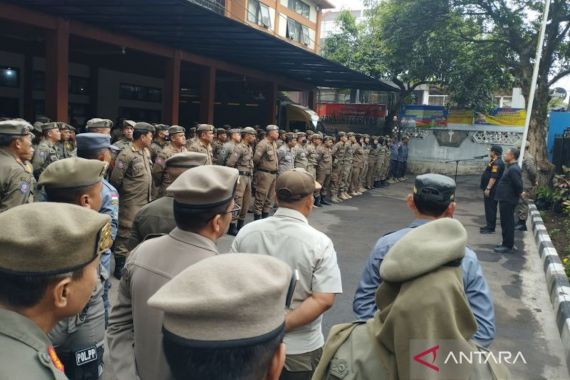 Dukung Gibran, Sejumlah Anggota Satpol PP Garut Diberi Sanksi - JPNN.COM