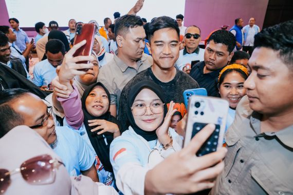 Keliling Banten, Kaesang Yakinkan Rakyat Gibran Pantas Dampingi Prabowo - JPNN.COM