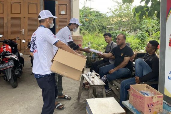 Bagikan Susu Gratis, Relawan GSP Aceh Sosialisasikan Pilpres 2024 Sekali Putaran - JPNN.COM
