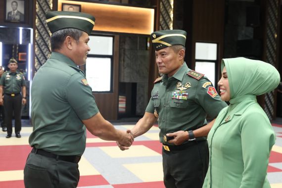 30 Perwira TNI AD Naik Pangkat, 19 Kolonel Pecah Bintang - JPNN.COM